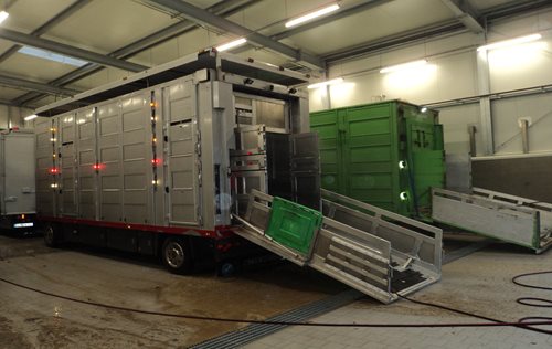 Sistema de lavado de camiones de ganado